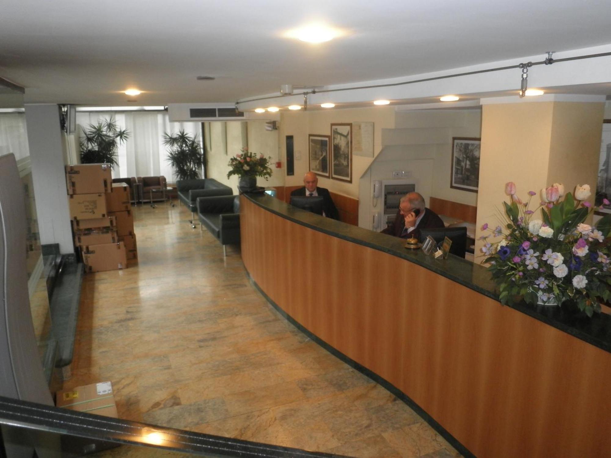 Hotel Selide Desio Exteriér fotografie