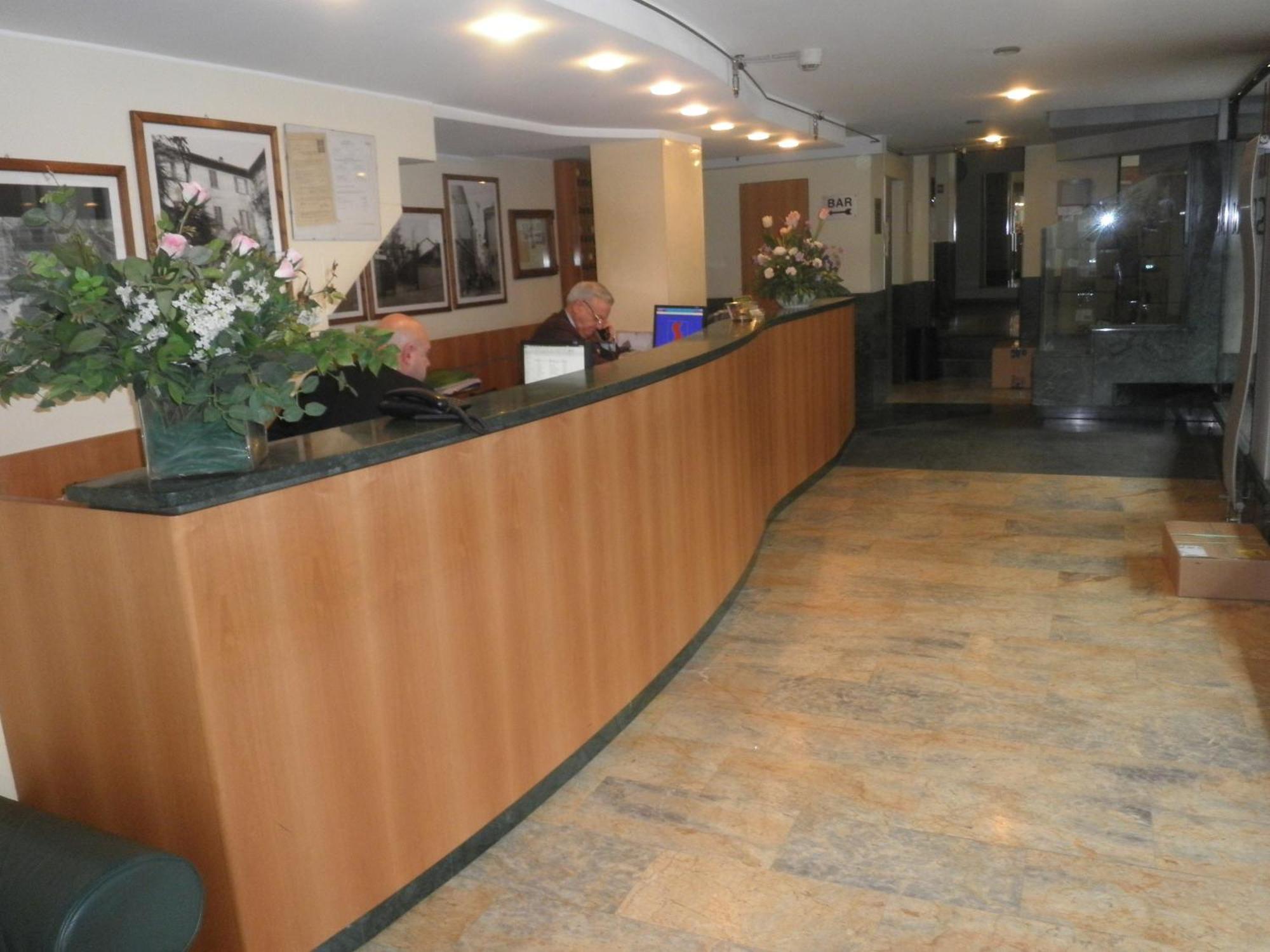 Hotel Selide Desio Exteriér fotografie